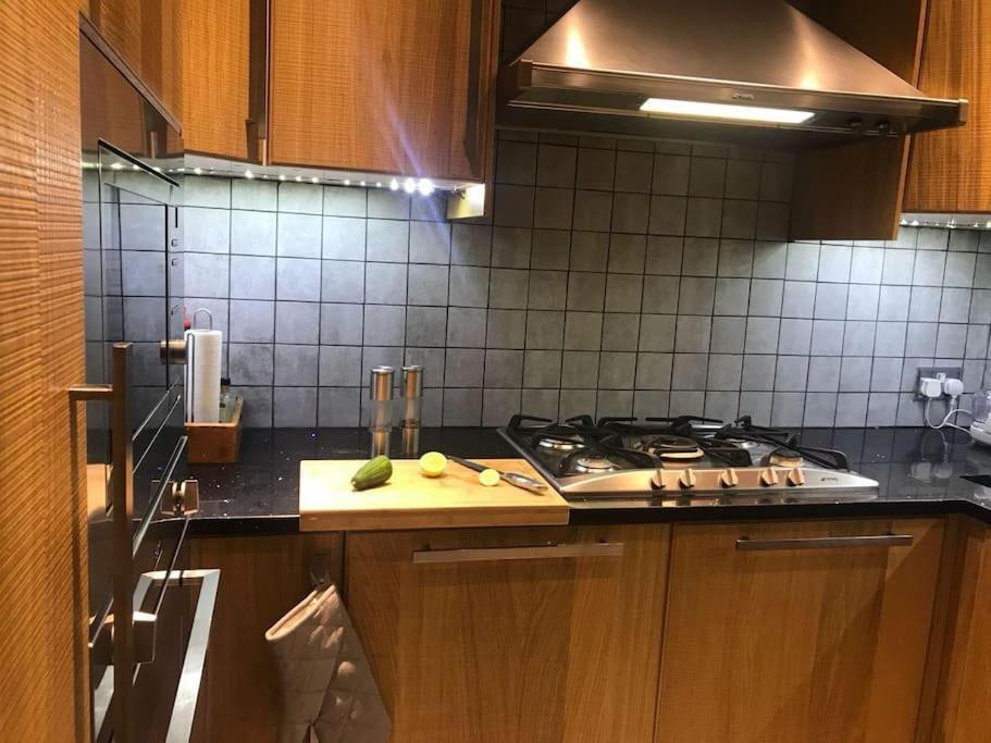Апартаменты Stunning 2 Bed/2Bath Flat In Heart Of Kensington Лондон Экстерьер фото